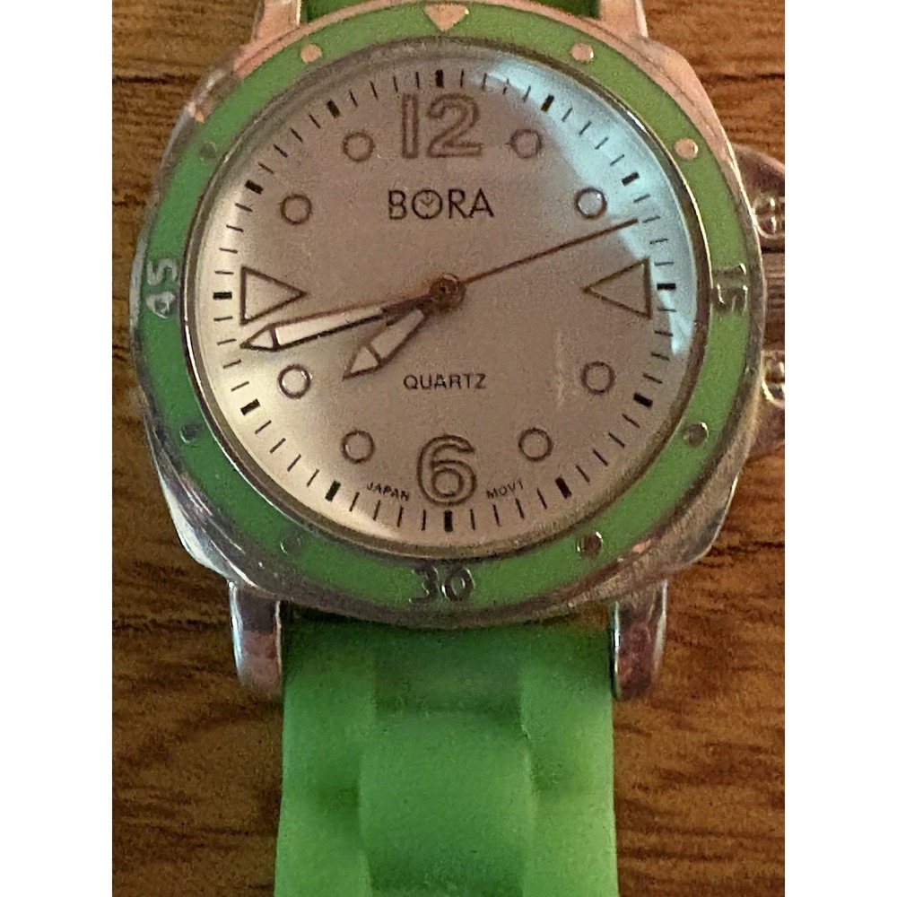 Bora Green‎ Quartz Silicone Band Wristwatch Unisex Works - Needs Battery - Picture 2 of 6